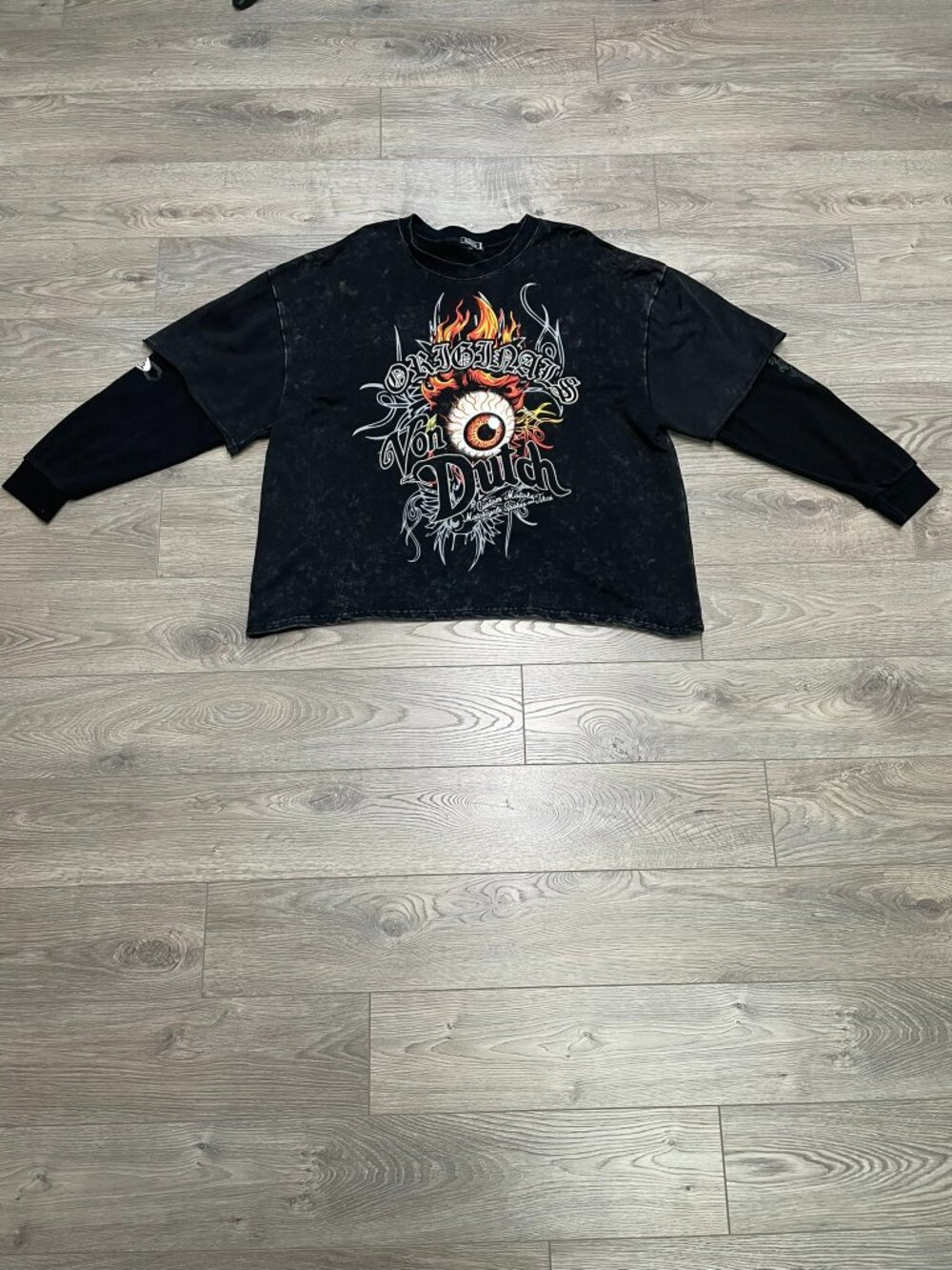 Vintage Von Dutch Flying Eyeball Double Sleeve Acid Wash Crop Crewneck Sweatshir